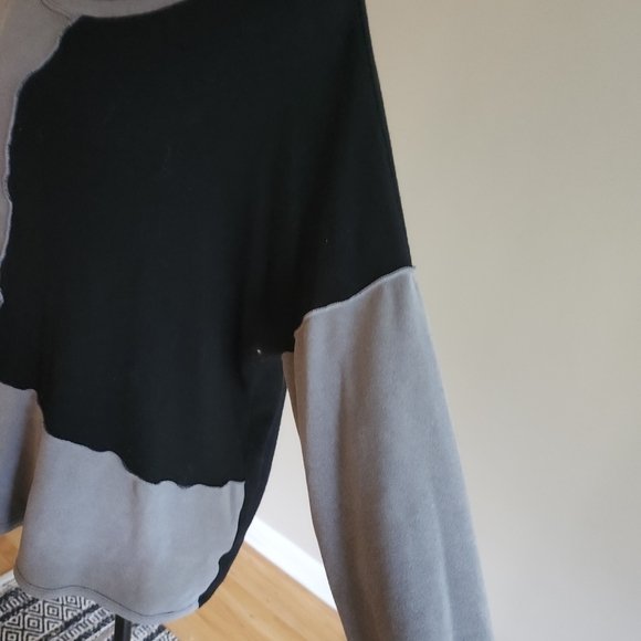 Stylish Women's Color Block Top - Picture 3 of 5